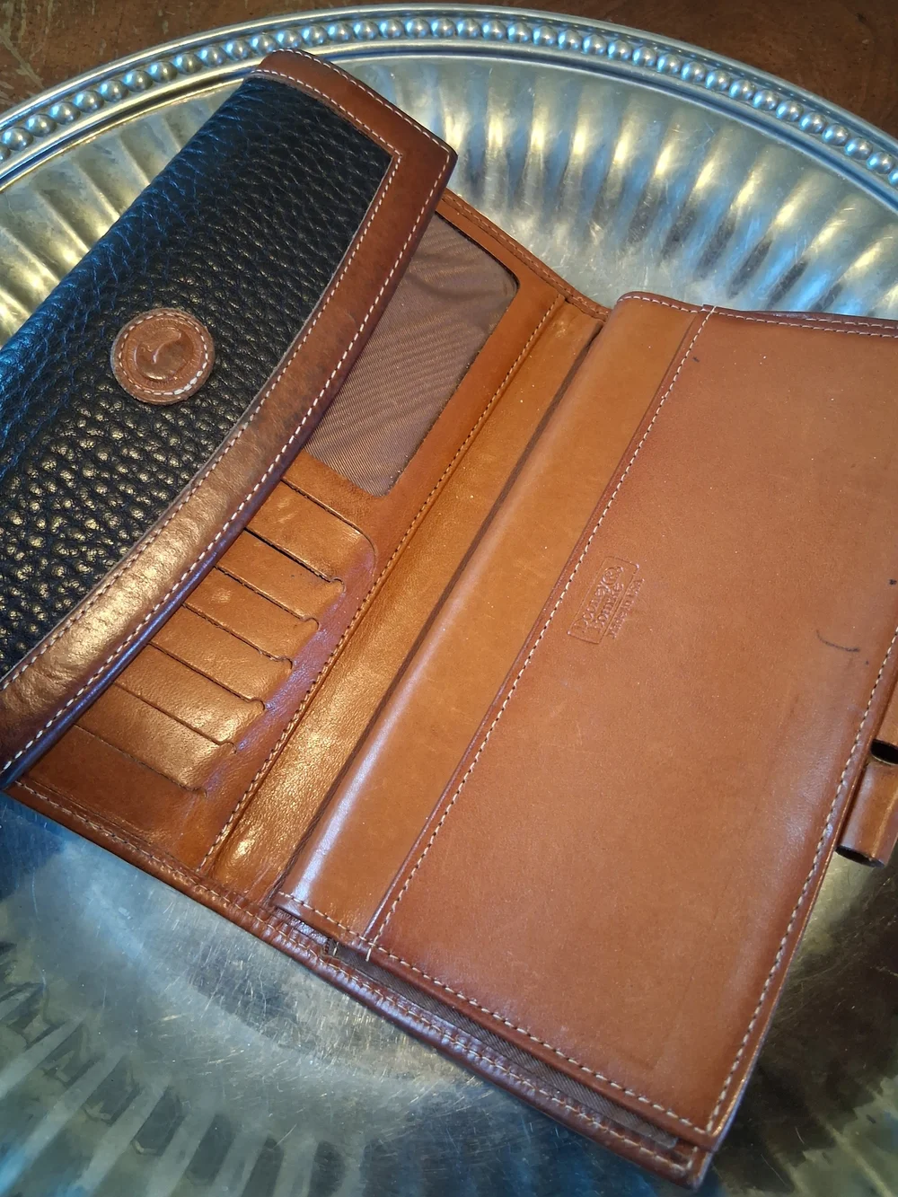 Dooney & Bourke classic 90